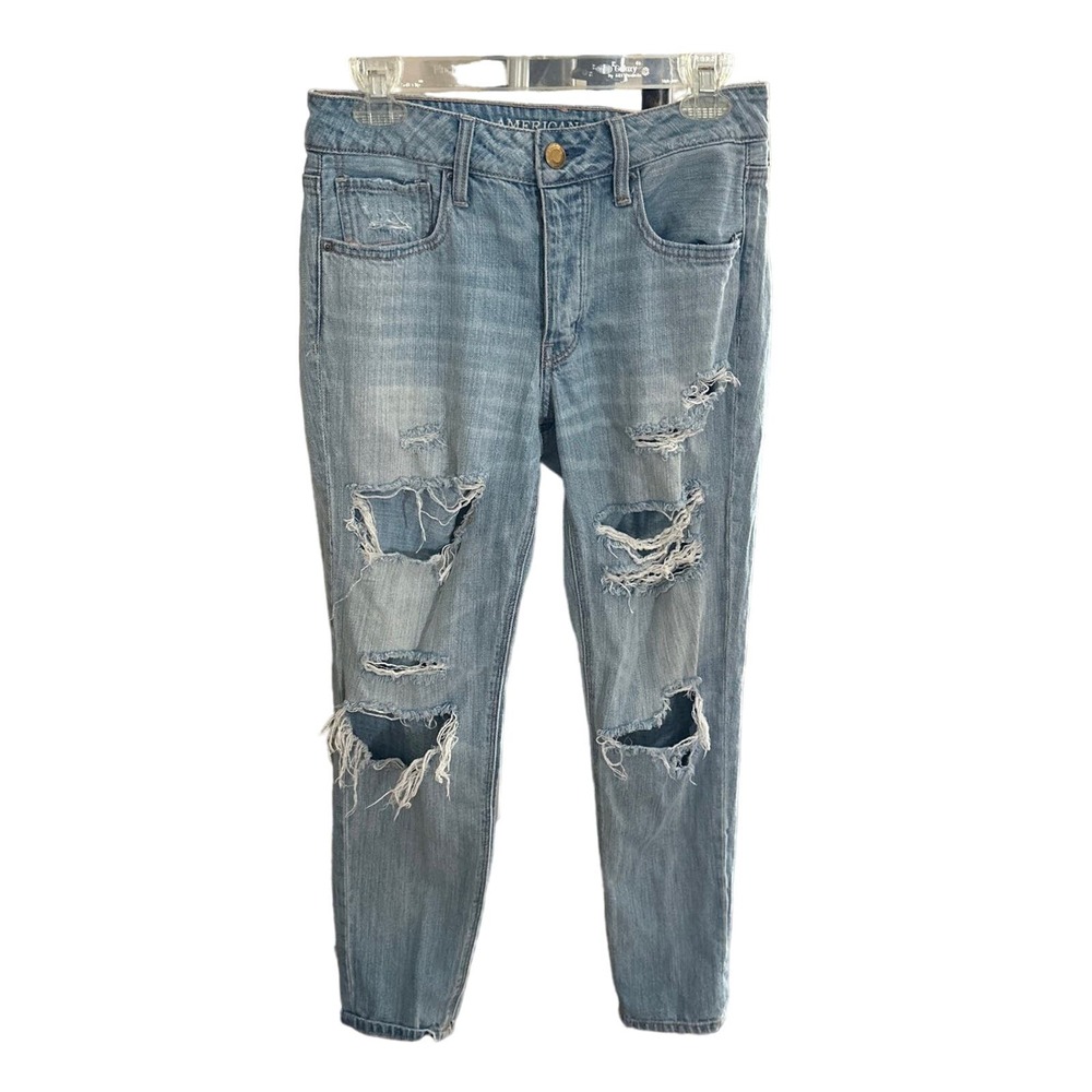 Women’s American Eagle Tomgirl Distressed Ankle Jeans  Size 2